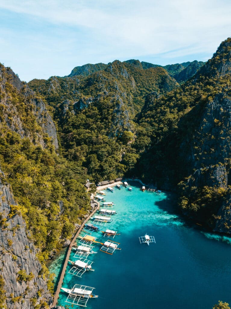 Diving cove on Borneo island for a borneo dive trip